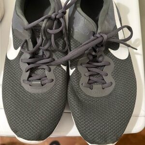 Nike Men's Dark Gray Athletic Shoes
